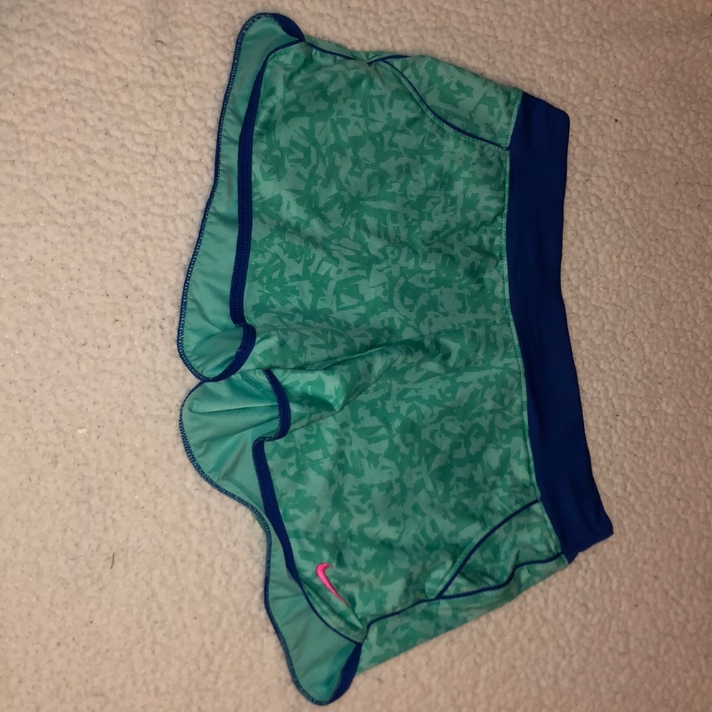 nike active shorts